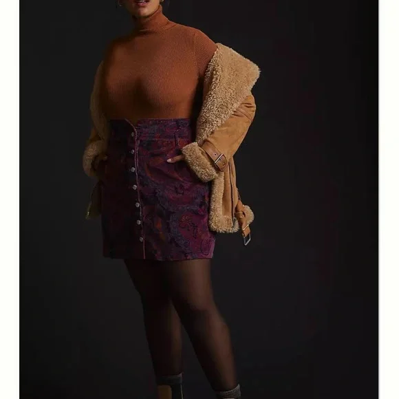 NWT ribbed caramel / copper colored turtleneck with elegant button sleeve - Picture 6 of 10